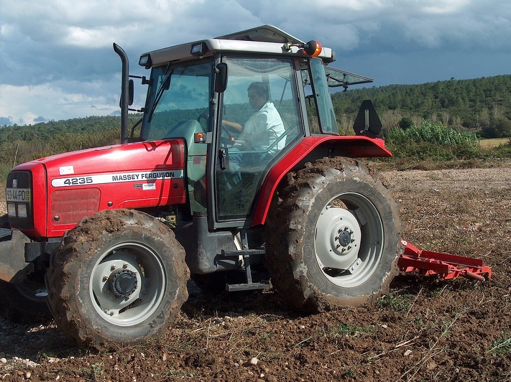 Mecanização básica e condução de veículos Agrícolas